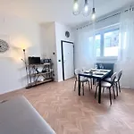 In Centro, Completamente Nuovo Apartment Biella