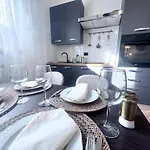 Apartament In Centro, Completamente Nuovo Biella