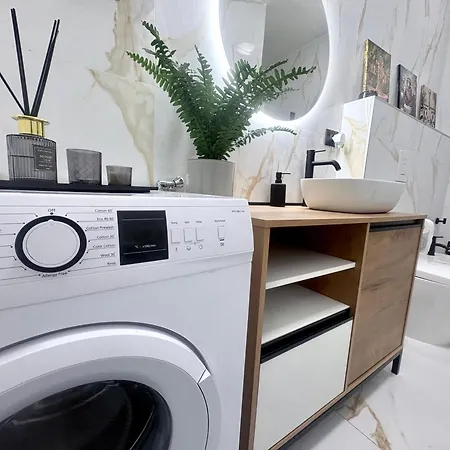 In Centro, Completamente Nuovo