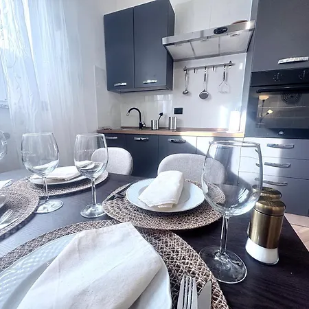 Διαμέρισμα In Centro, Completamente Nuovo Μπιέλλα