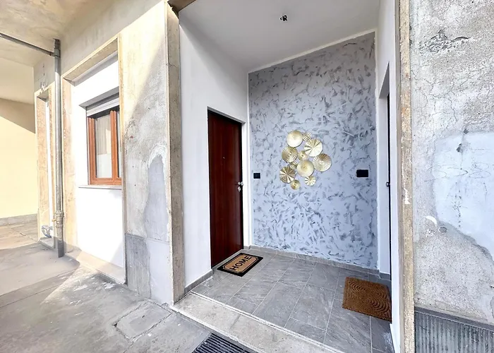 In Centro, Completamente Nuovo